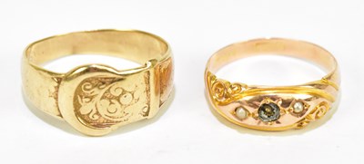 Lot 1146 - A 9ct yellow gold buckle ring, approx size R,...