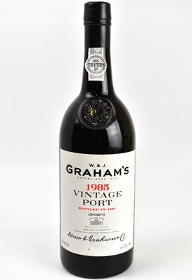 Lot 196 - PORT; a bottle of Graham's Vintage Port 1985,...