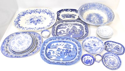 Lot 286 - A quantity of 19th century blue and white...