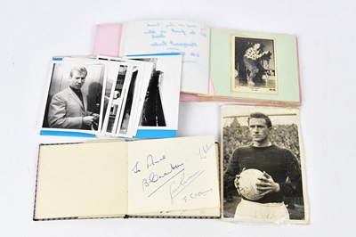 Lot 479 - A group of various autographs to include Billy...