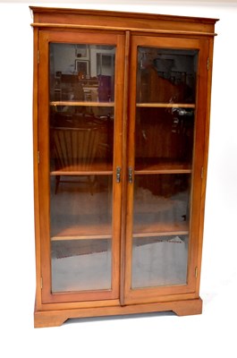 Lot 28 - An Edwardian mahogany bookcase