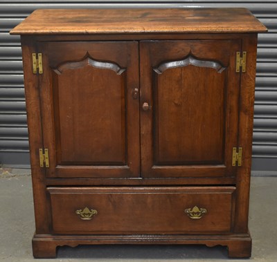 Lot 72 - A Titchmarsh & Goodwin style oak television...