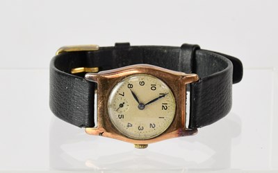 Lot 1074 - A 9ct gold gentlemen's wristwatch, the...