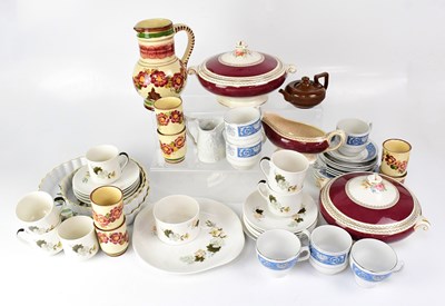 Lot 292 - A small mixed lot of ceramics, to include...