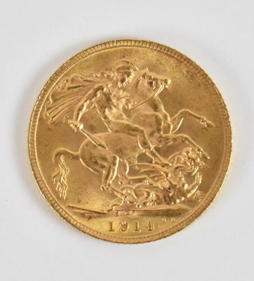 Lot 813 - A George V 1914 sovereign.