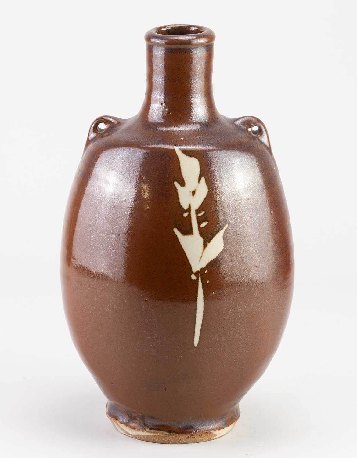 Lot 259 - JIM MALONE (born 1946); a lugged stoneware...