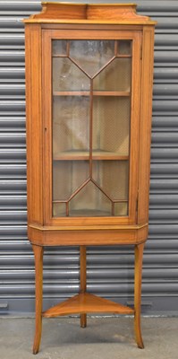 Lot 60 - An Edwardian satinwood and crossbanded free...