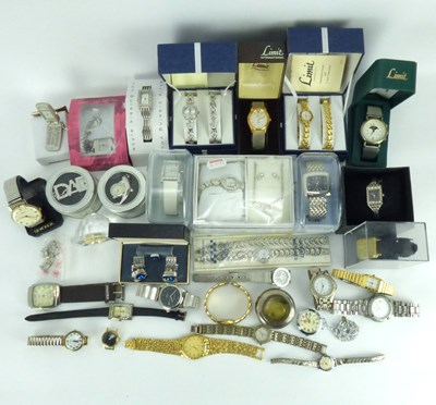 Lot 1136 - Eighteen various modern cased and boxed wristwatches