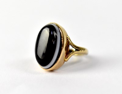 Lot 1059 - A vintage 9ct rose gold ring