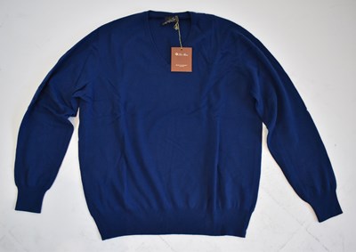 Lot 160 - LORO PIANA; a blue 100% baby cashmere V-neck...