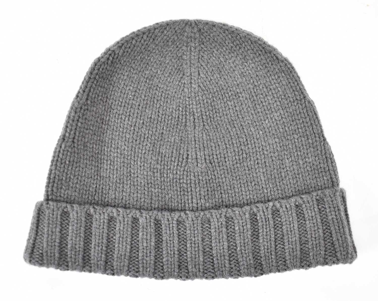 Lot 432 - LORO PIANA; a grey baby cashmere beanie hat.