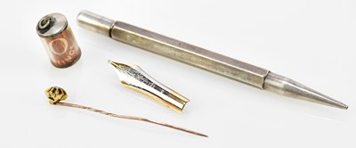 Lot 800 - A pen nib made into a brooch, stamped 14K,...