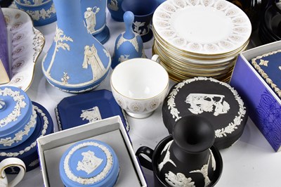Lot 2046 - A collection of Wedgwood, including plates,...