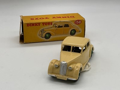 Lot 124 - DINKY; boxed Riley 158, Cream