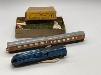 Lot 101 - DINKY, boxed Express Passenger 16.