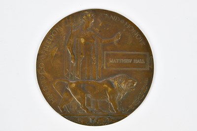 Lot 458 - A WWI bronze memorial plaque awarded to...