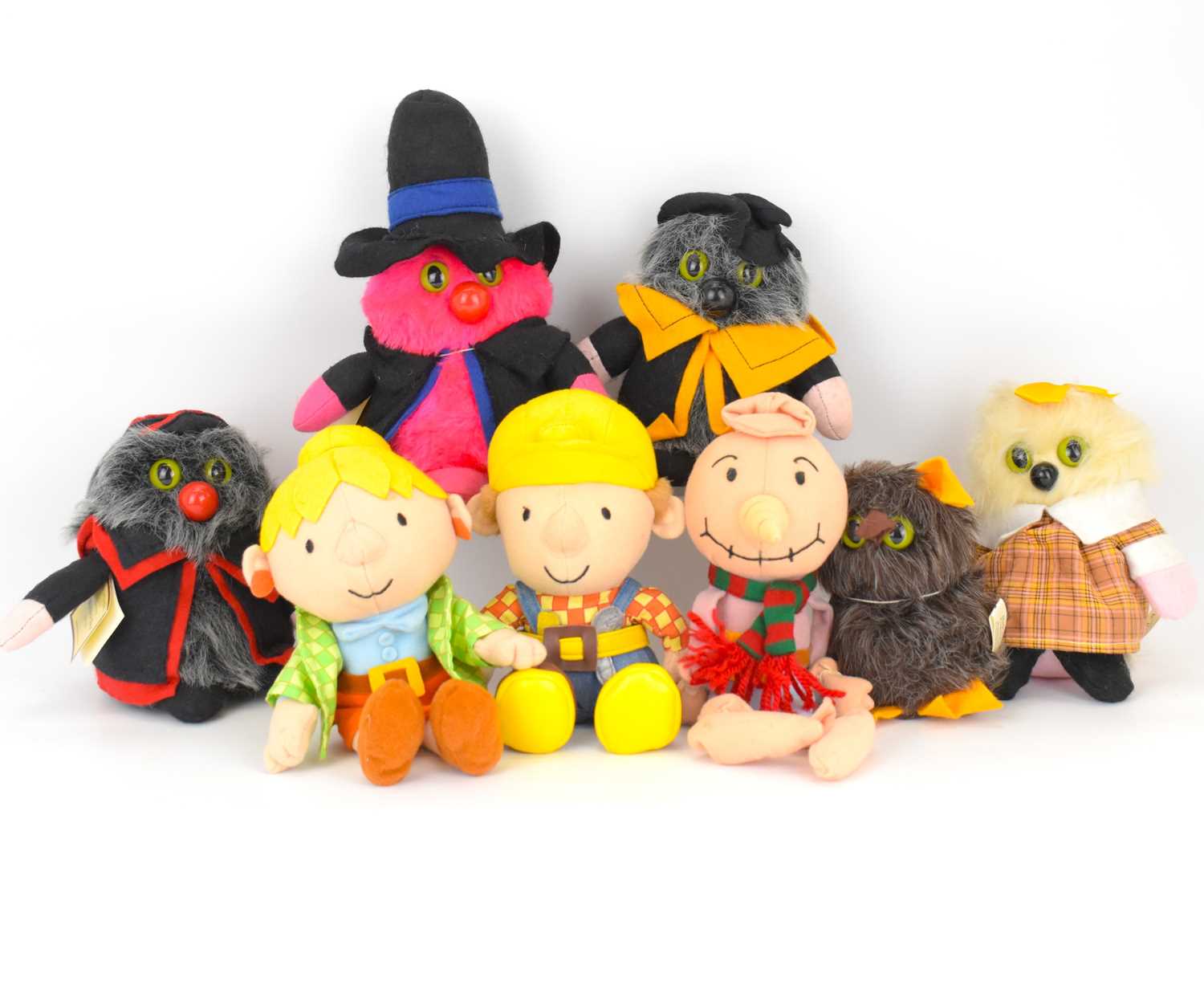 Lot 237 - Collectible soft toys to include five Barbara...