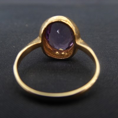 Lot 1072 - Two 9ct gold dress rings