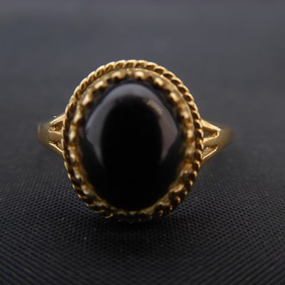 Lot 1072 - Two 9ct gold dress rings