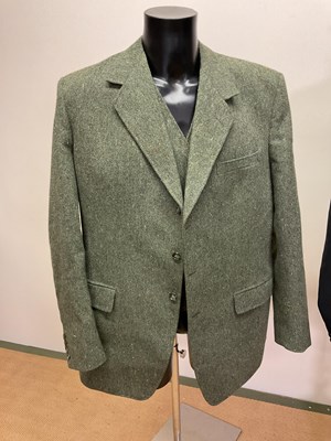 Lot 232 - Vintage gentleman's suits to include a tweed...