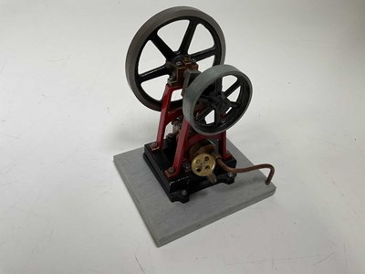 Lot 10 - A scratch-built static engine raised on simple...