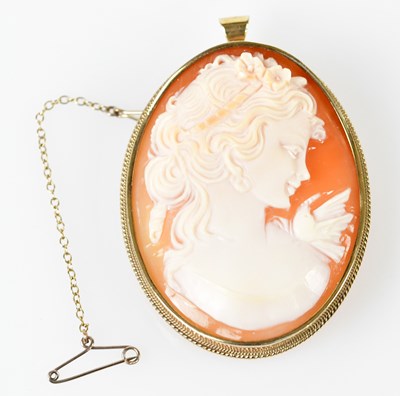 Lot 600 - A 20th century oval cameo portrait brooch set...