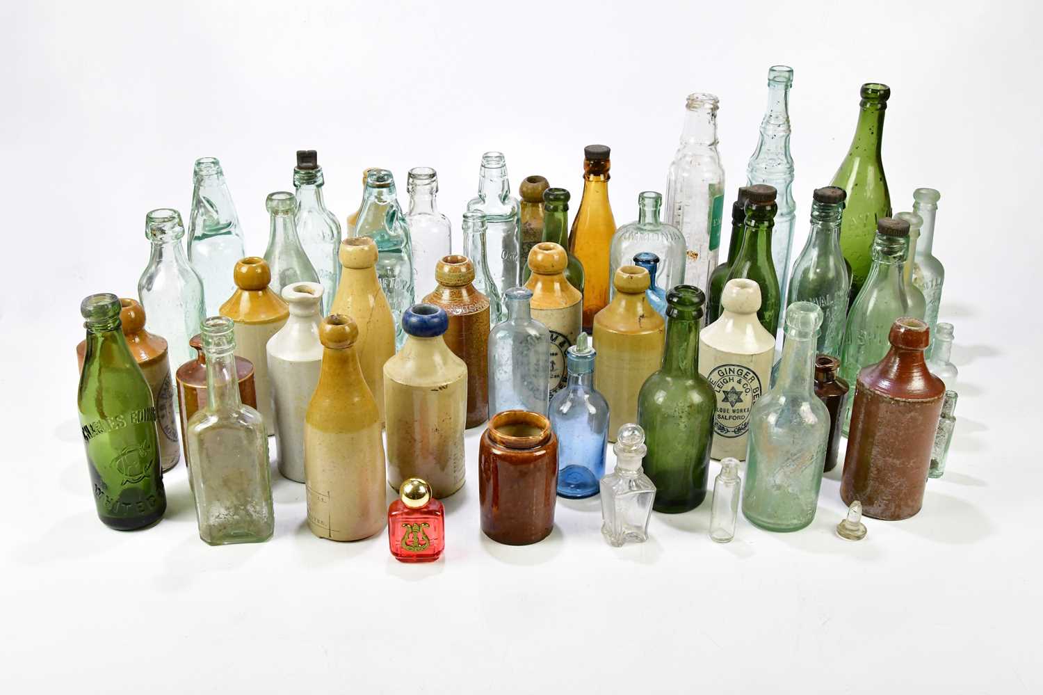 Lot 1347 - A large collection of assorted Codd bottles,...