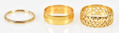 Lot 178 - A 22ct yellow gold wedding band, size P,...