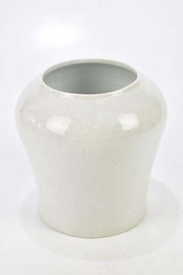 Lot 5333 - A Korean celadon glazed trinket box and cover,...