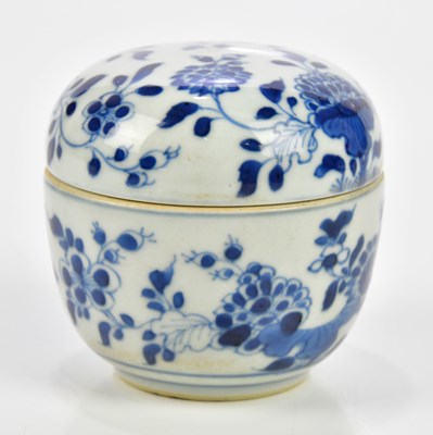 Lot 1065 - A 19th century Chinese blue and white...