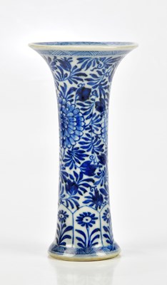 Lot 1037 - A 19th century Chinese blue and white...