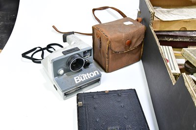 Lot 1562 - A collection of cameras and accessories, to...