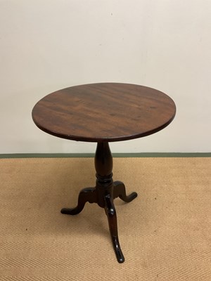 Lot 808 - A Georgian tilt-top pedestal table, height 61cm