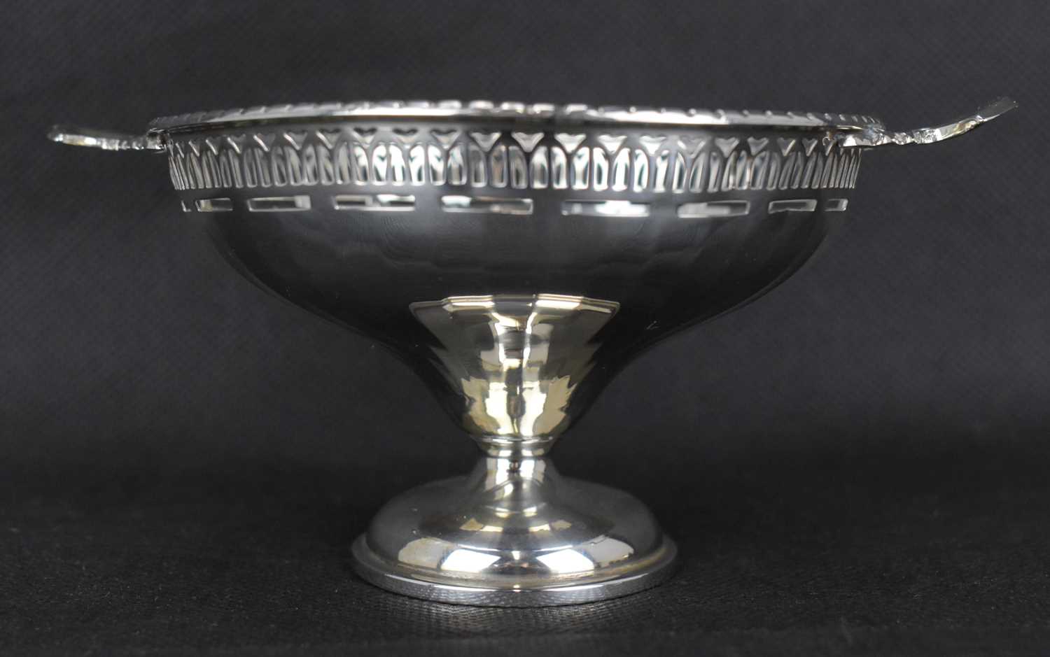 Lot 739 - MAPPIN & WEBB; a George V hallmarked silver