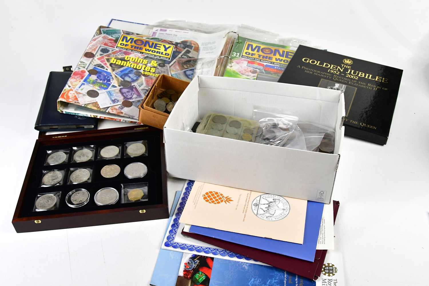 Lot 3217 - A mixed collection of British and foreign