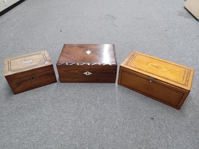 Lot 388 - A Victorian rosewood jewellery box, width...