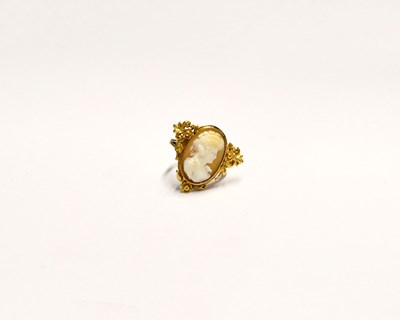 Lot 1030 - A 9ct gold cameo ring