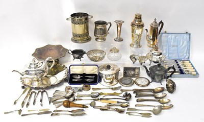 Lot 652 - A collection of silver plated items to include...