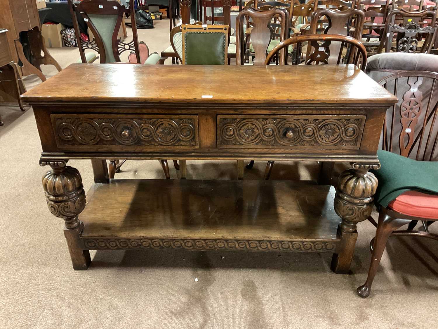 Lot 6501 - A reproduction oak hall/serving table with