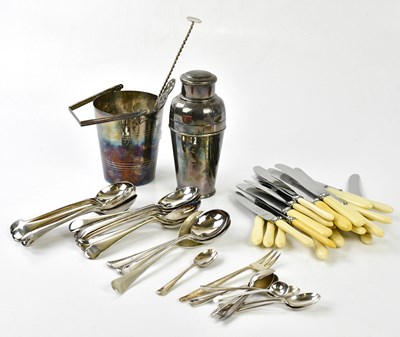 Lot 428 - A small collection of assorted plated items to...