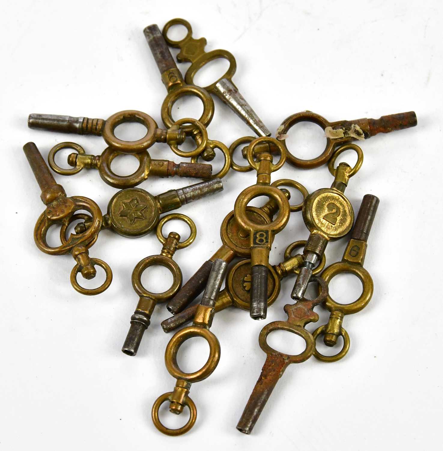 Lot 3040 Fifteen assorted pocket watch keys.