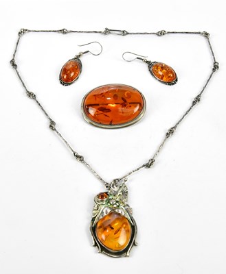 Lot 719 - A small quantity of amber jewellery to include...