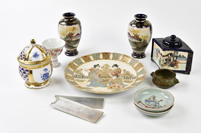 Lot 5298 - A mixed collection of oriental ceramics to...