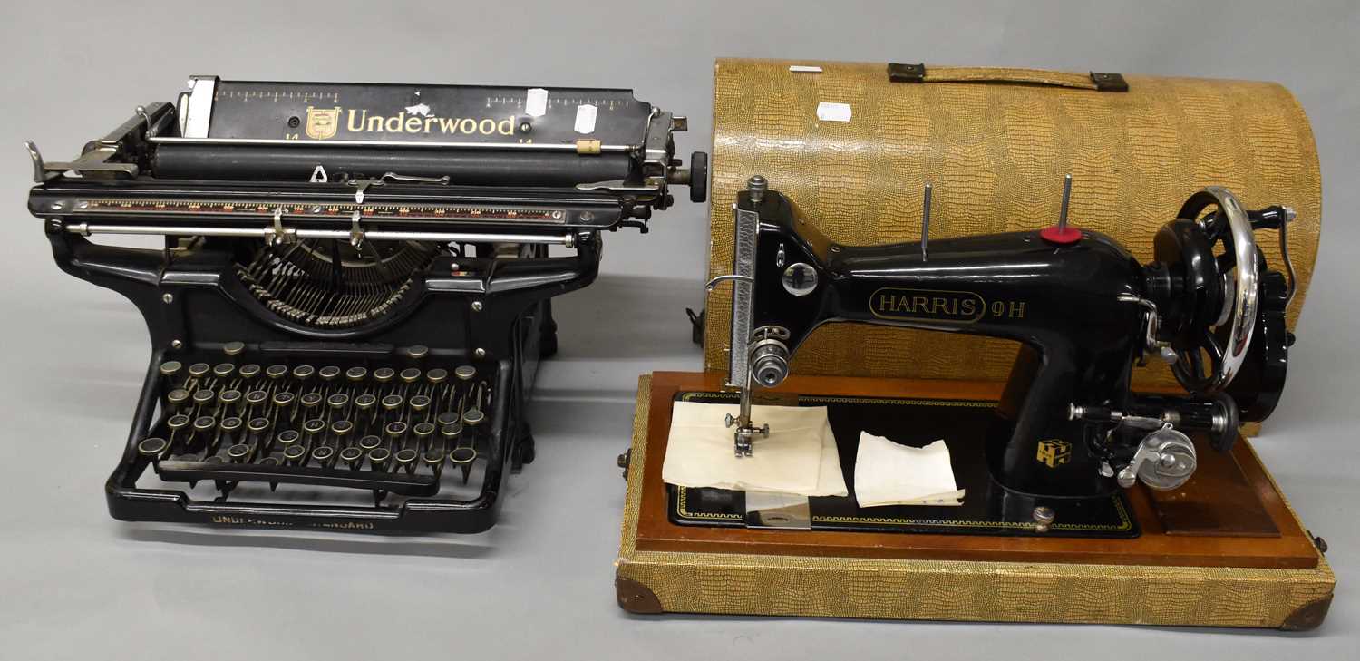 Lot 389 A vintage Underwood 14 typewriter and an a