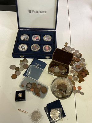 Lot 495 - A quantity of coins, including commemoratives,...