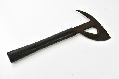 Lot 5132 - A 1944 escape axe, stamped Elwell, length 40cm.