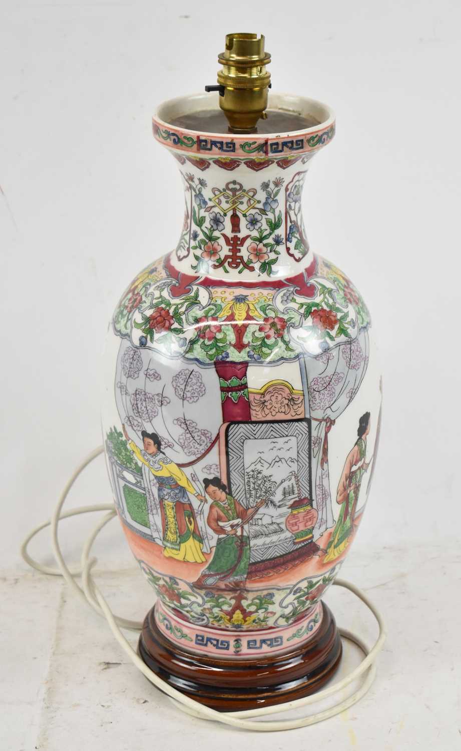 Lot 136 - A contemporary Chinese porcelain table lamp...