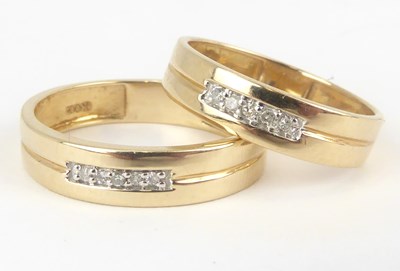 Lot 1073 - Two 9ct gold rings