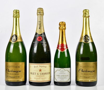 Lot 4137 - CHAMPAGNE; four bottles to include Moët &...