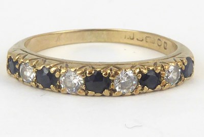 Lot 1035 - A 9ct gold ring
